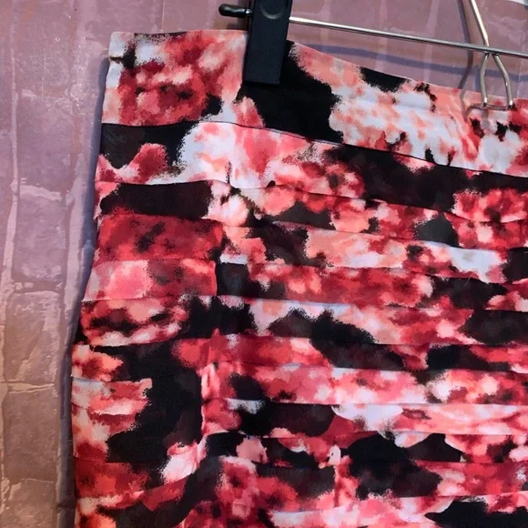 Pink Floral Layered Chiffon Pencil Skirt - Picture 4 of 9